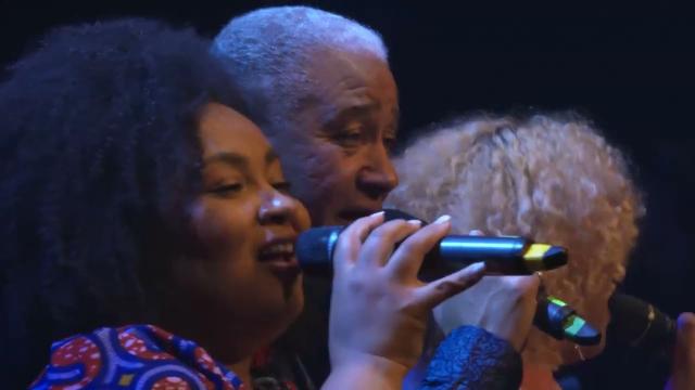  Cesaria Evora Orchestra – Carnaval de São Vicente