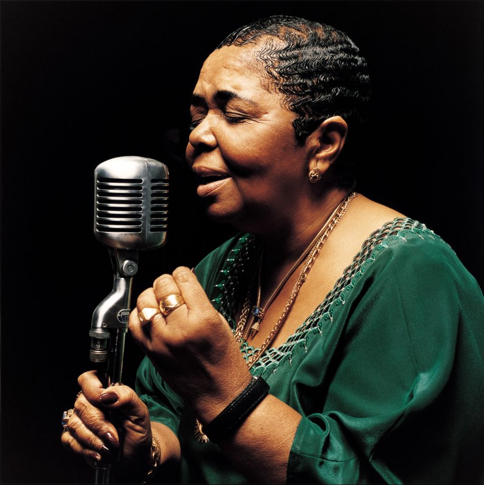 CesariaEvora_2003_M@ Joe Wuerfel _ Lusafrica | &copy; Joe Wuerfel