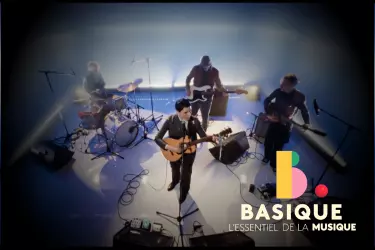 Flora Hibberd covers Bob Dylan on France 2!